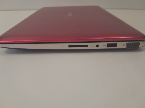 Asus S200E 11.6" Touch HD i3-3217U 4GB 120GB SSD