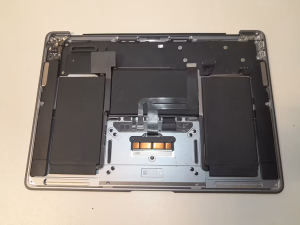 MacBook Air 13" A2337 2020 TOP Klaviatuur Palmrest w. Touchpad Battery refurb