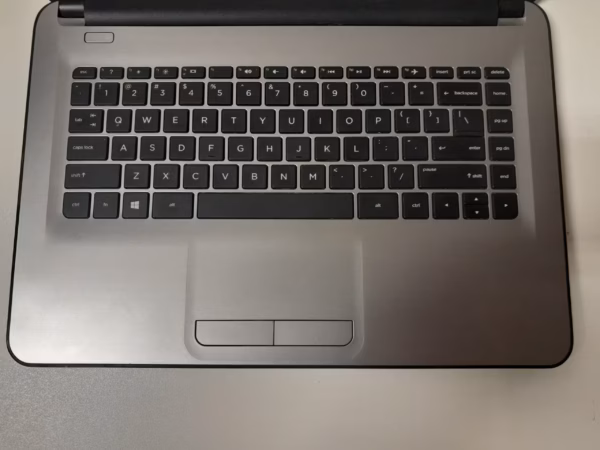 HP 14 i3-6006U 8GB 120GB  14" HD+ refurb