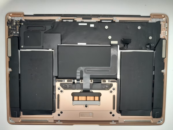 MacBook Air 13" A2337 2020 TOP Klaviatuur Palmrest w. Touchpad Battery Gold refurb - Image 2